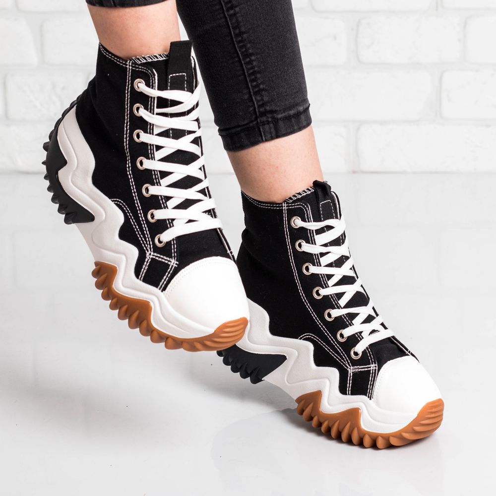 Дамски кецове в черно Дамски кецове в черно